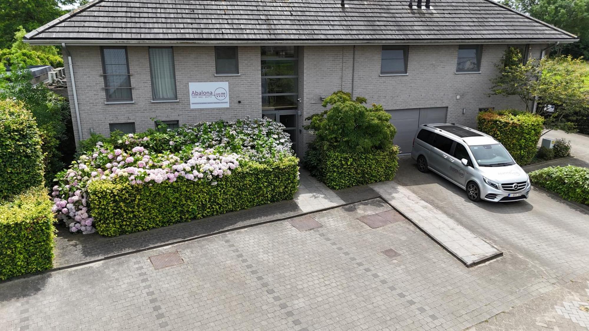 Abalona Hotel & Apartments Dendermonde Bagian luar foto